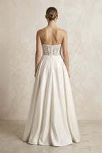 Robe de mariée blanche trapèze en satin décolleté cœur sans manches - Harana