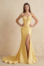 Robe longue jaune satinée coupe sirène décolleté cœur à corset - Harana