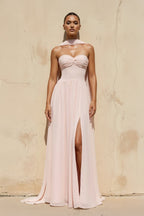Robe longue rose poudré décolleté cœur avec fente - Harana