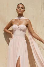 Robe longue rose poudré décolleté cœur avec fente - Harana
