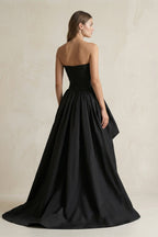 Robe de mariée noire satinée à décolleté cœur plissée - Harana