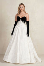 Robe de mariée black & white longue manches longues coupe trapèze - Harana