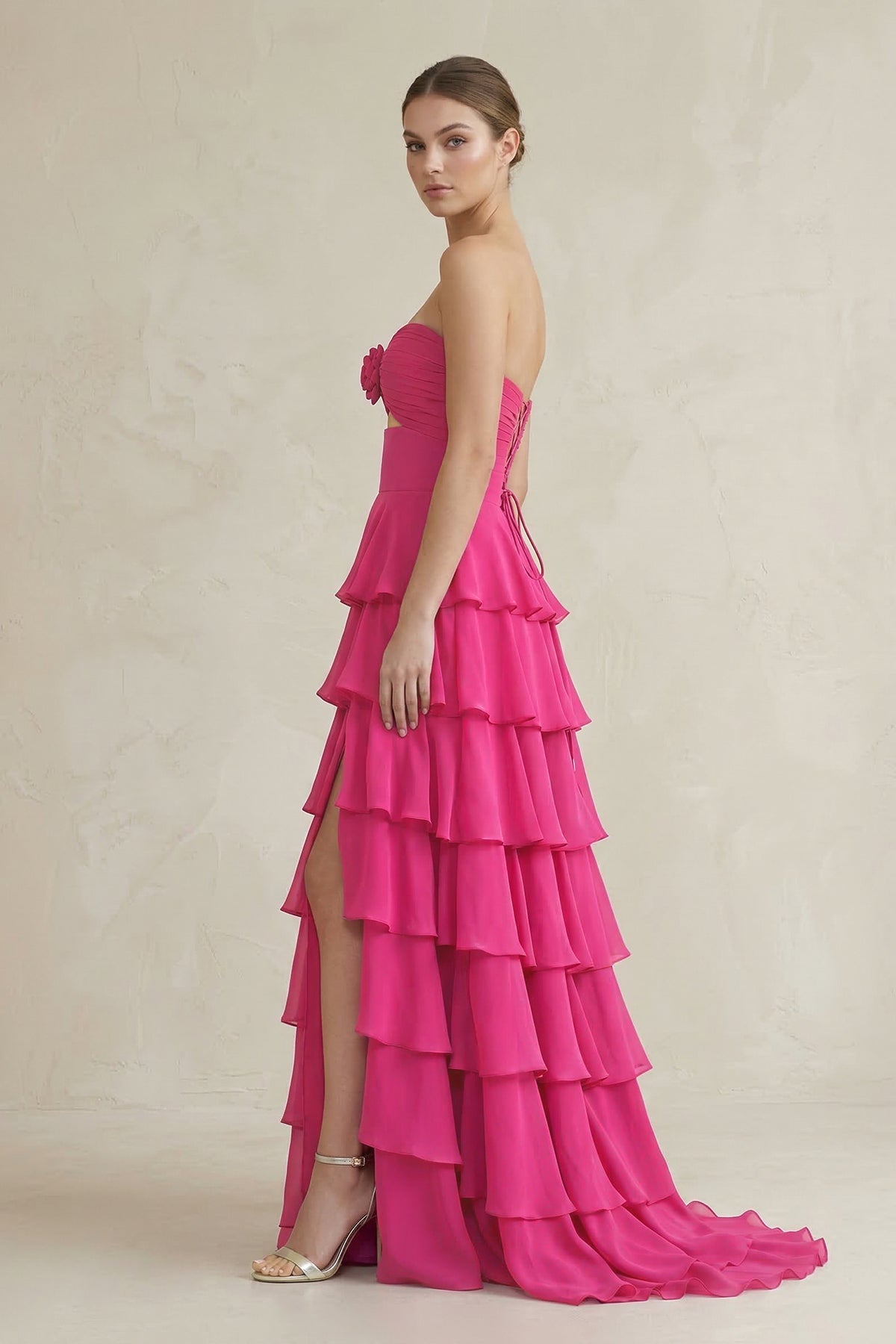 Robe longue fuchsia coupe trapèze décolleté cœur à volants - Harana