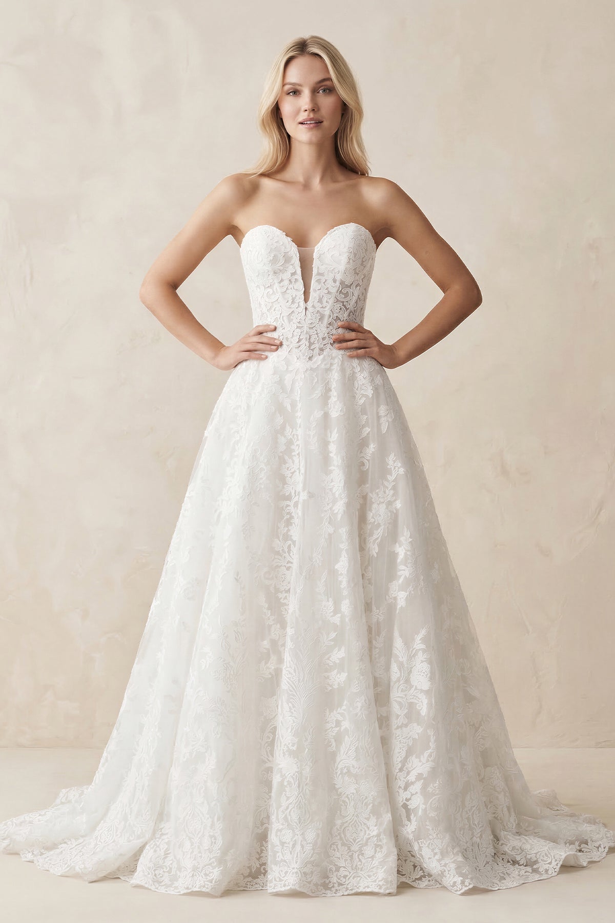 Robe de mariée blanche trapèze en dentelle sans manches - Harana