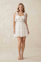 Robe de mariée blanche trapèze en dentelle décolleté cœur sans manches - Harana