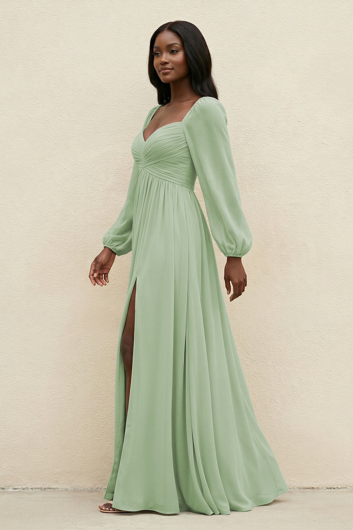 Robe demoiselle d’honneur vert sauge longue manches longues avec fente froncée - Harana