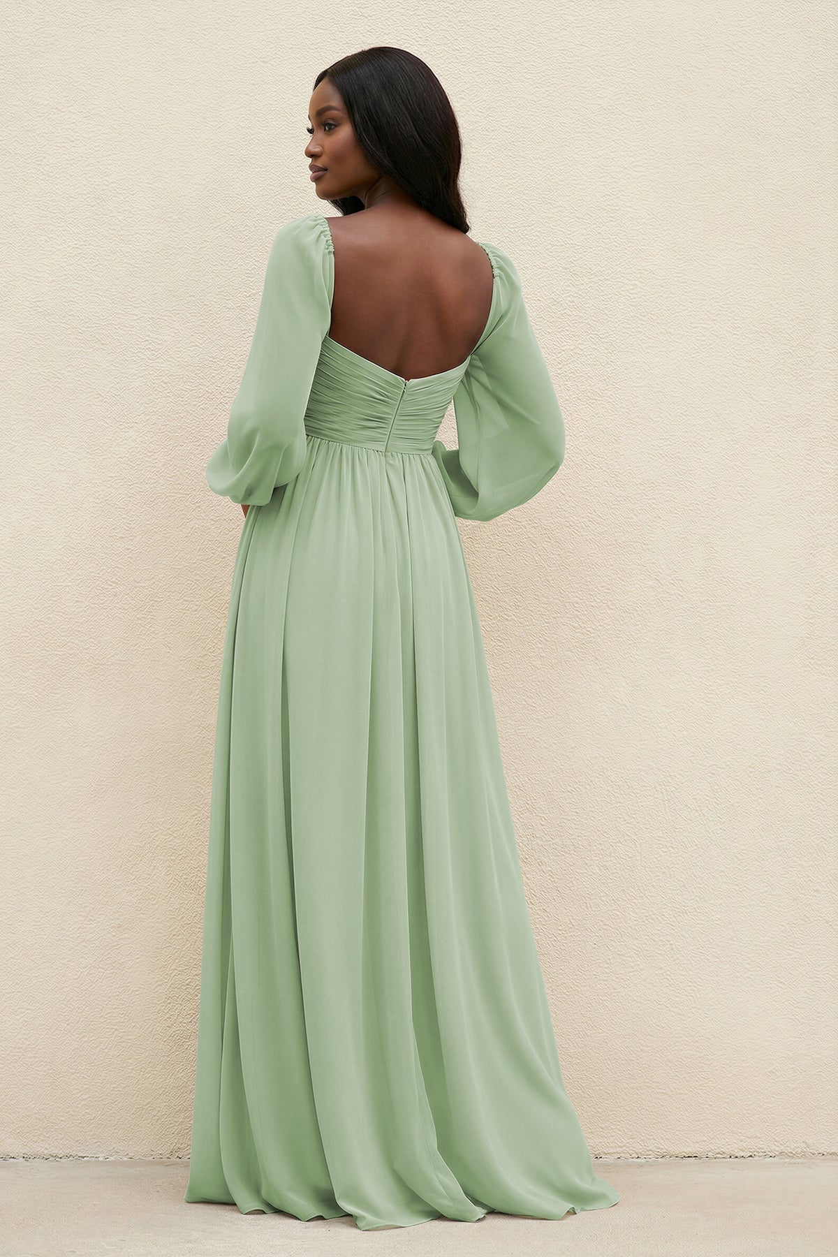Robe demoiselle d’honneur vert sauge longue manches longues avec fente froncée - Harana