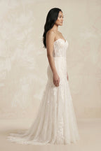 Robe de mariée ivoire en tulle coupe sirène à décolleté cœur ornée d’appliqués - Harana