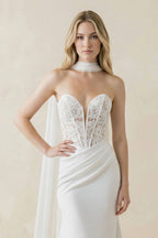 Robe de mariée blanche en satin et dentelle coupe sirène à décolleté cœur avec corset - Harana
