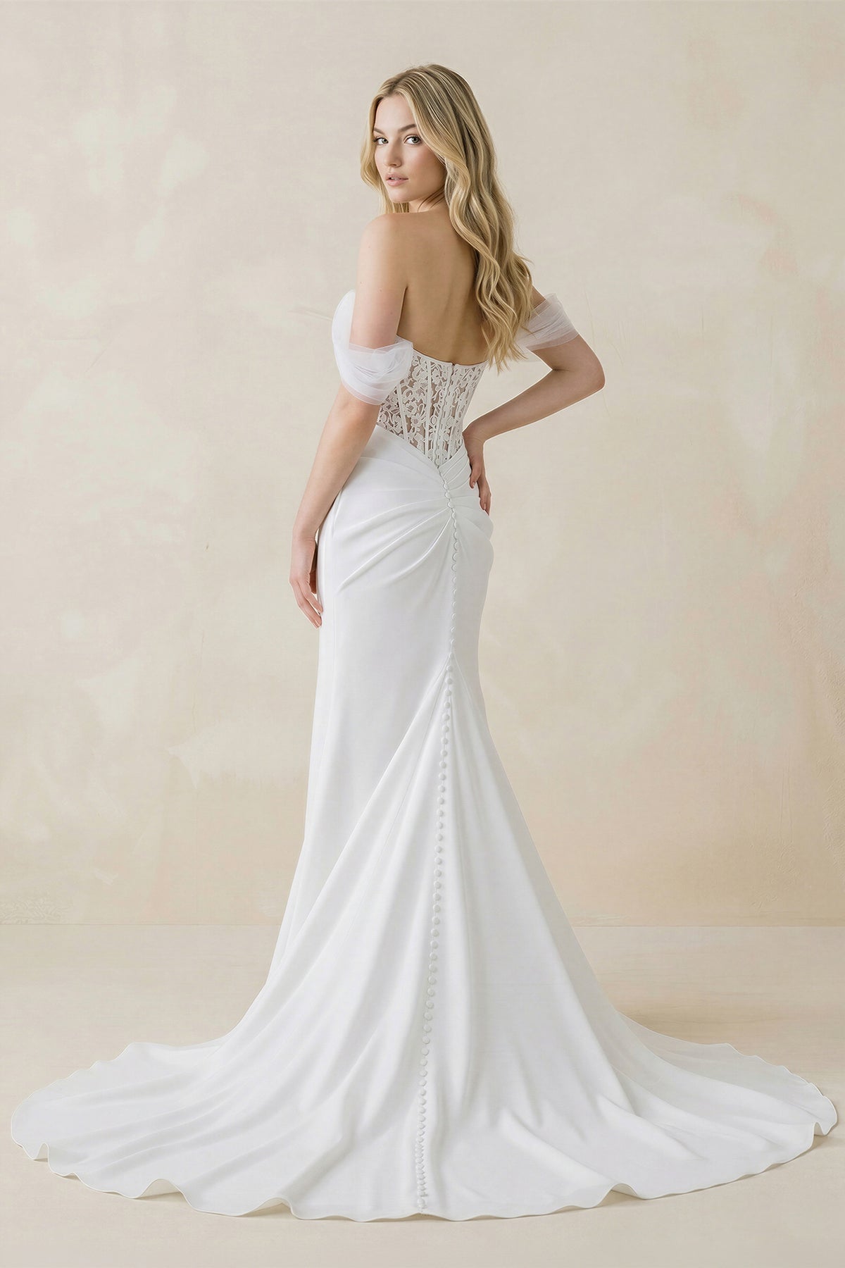 Robe de mariée blanche en satin et dentelle coupe sirène à décolleté cœur avec corset - Harana