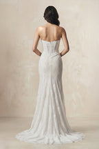 Robe de mariée blanche en dentelle coupe sirène à décolleté cœur avec corset - Harana