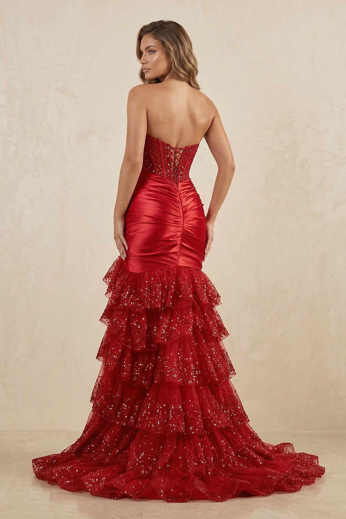 Robe longue rouge en dentelle coupe sirène décolleté cœur à corset - Harana