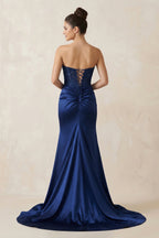 Robe longue bleu marine satinée coupe sirène décolleté cœur perlée - Harana