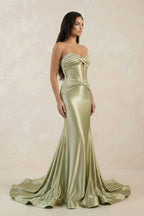 Robe longue vert sauge satinée coupe sirène décolleté cœur détail goutte - Harana