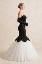 Robe de mariée noire en satin et tulle coupe sirène à décolleté cœur - Harana