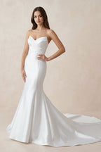 Robe de mariée blanche en satin coupe sirène à décolleté cœur - Harana