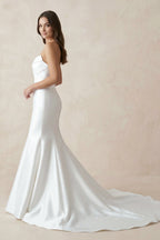 Robe de mariée blanche en satin coupe sirène à décolleté cœur - Harana