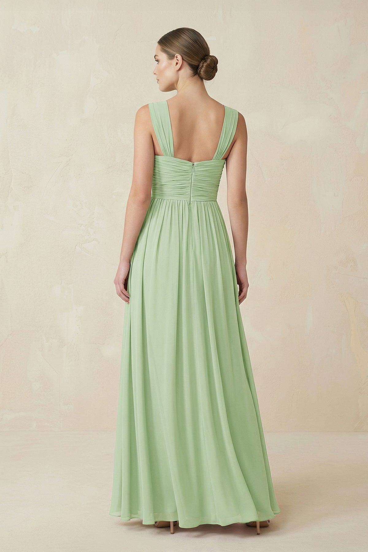 Robe demoiselle d’honneur vert sauge longue sans manches plissée effet drapé - Harana