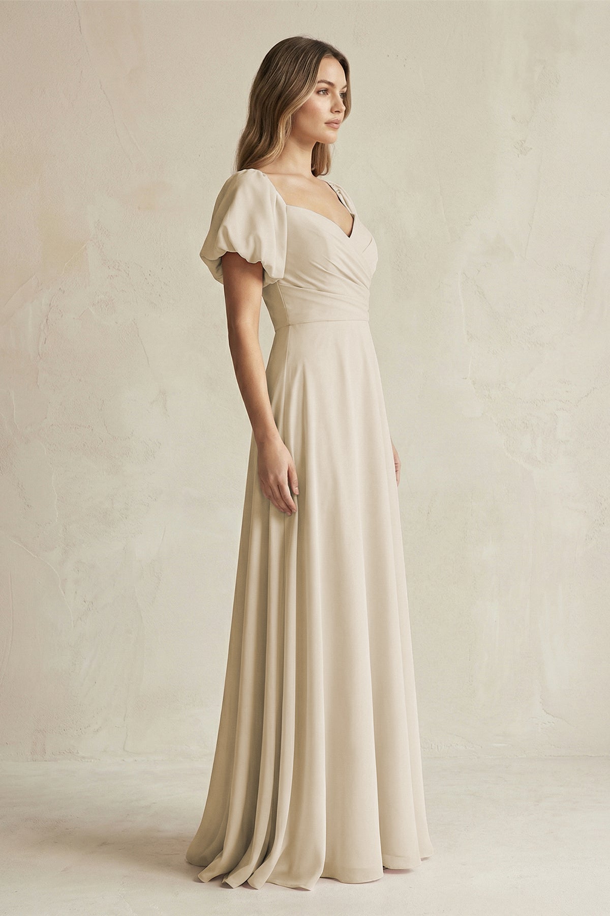Robe demoiselle d’honneur champagne longue plissée effet drapé en mousseline - Harana