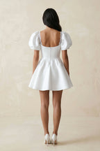 Robe de mariée blanche trapèze en satin décolleté cœur manches courtes - Harana
