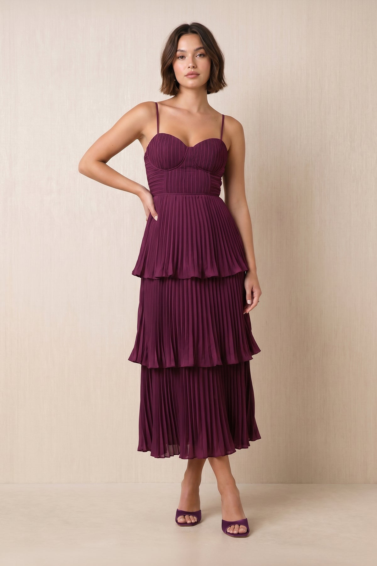 Robe framboise midi en mousseline coupe trapèze à décolleté cœur ornée de volants - Harana