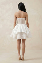Robe de mariée courte blanc satinée sans manches à corset - Harana