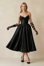 Robe de mariée noire trapèze en satin décolleté cœur sans manches - Harana