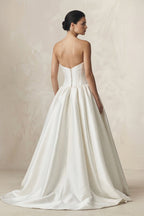 Robe de mariée ivoire courte sans manches satinée - Harana