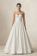 Robe de mariée ivoire courte sans manches satinée - Harana