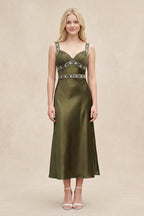 Robe vert olive midi satinée coupe fourreau à décolleté cœur plissée - Harana