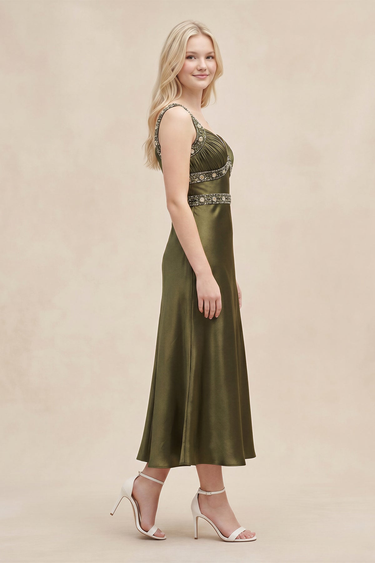 Robe vert olive midi satinée coupe fourreau à décolleté cœur plissée - Harana