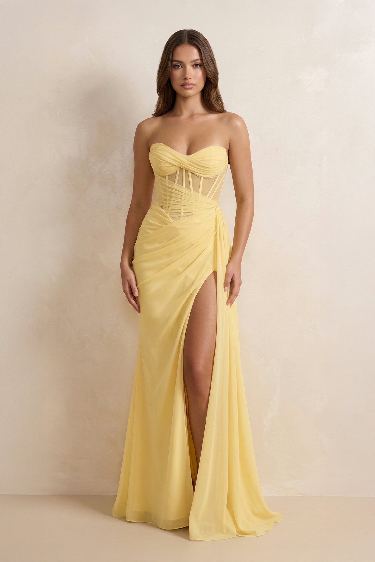 Robe longue jaune décolleté cœur avec fente plissée - Harana