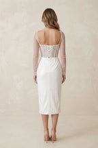 Robe de mariée blanche coupe fourreau à décolleté cœur effet drapé - Harana