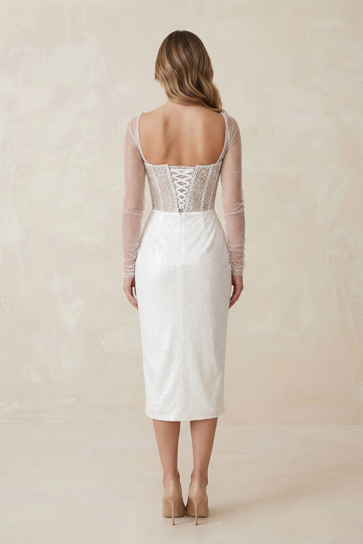 Robe de mariée blanche coupe fourreau à décolleté cœur effet drapé - Harana