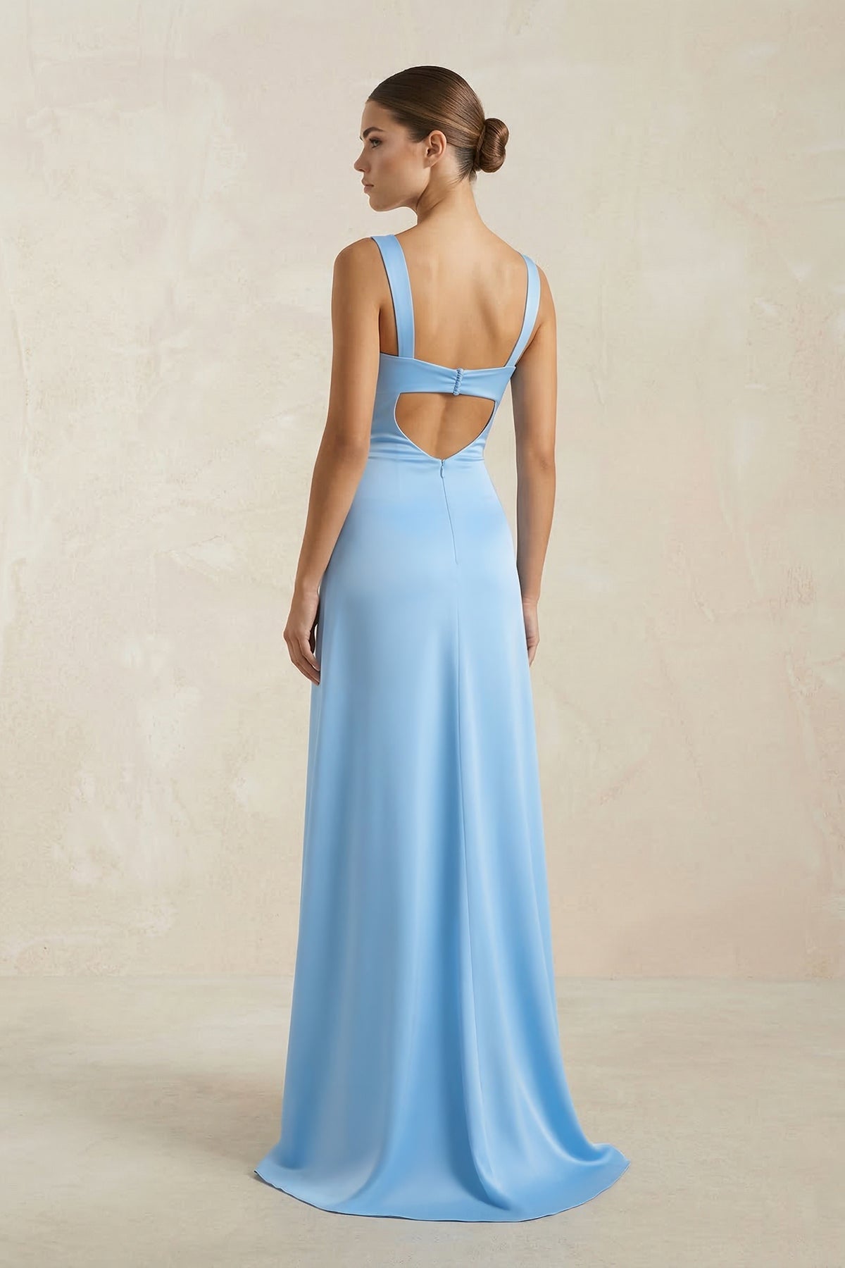 Robe longue bleu ciel satinée décolleté cœur avec fente - Harana