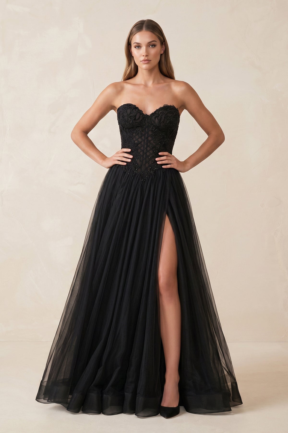 Robe de mariée noire trapèze en tulle décolleté cœur sans manches - Harana