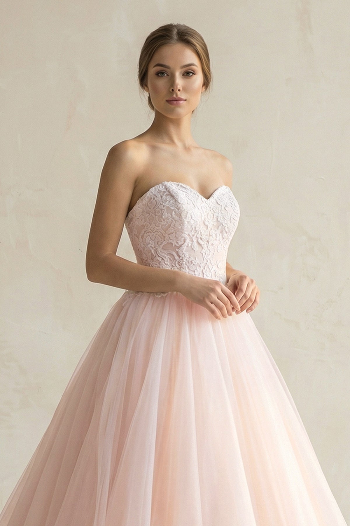 Robe de mariée rose courte sans manches à dentelle en tulle - Harana
