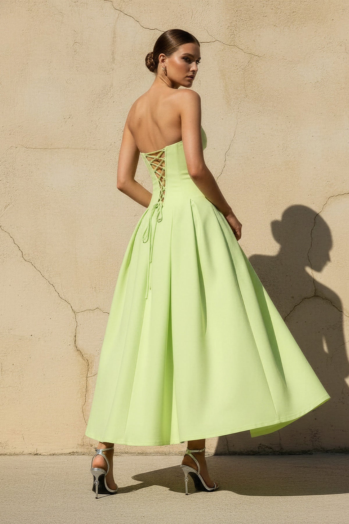 Robe midi vert sauge coupe trapèze à corset - Harana