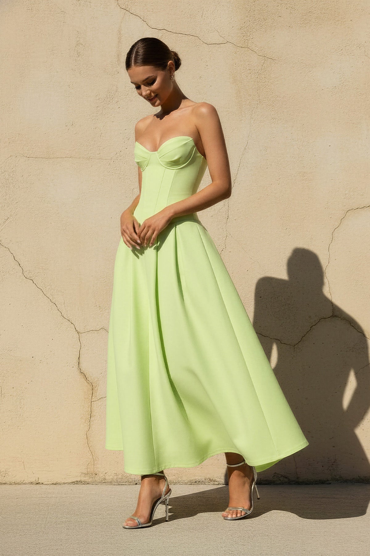 Robe midi vert sauge coupe trapèze à corset - Harana