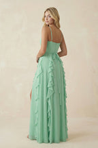 Robe demoiselle d’honneur pale pistachio longue à fines bretelles sans manches avec fente - Harana