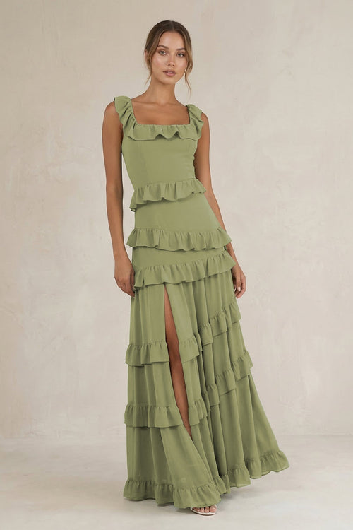 Robe de demoiselle d’honneur vert mousse longue coupe trapèze à encolure carrée ornée de volants - Harana