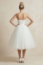 Robe de mariée blanc midi sans manches froncée à dentelle - Harana