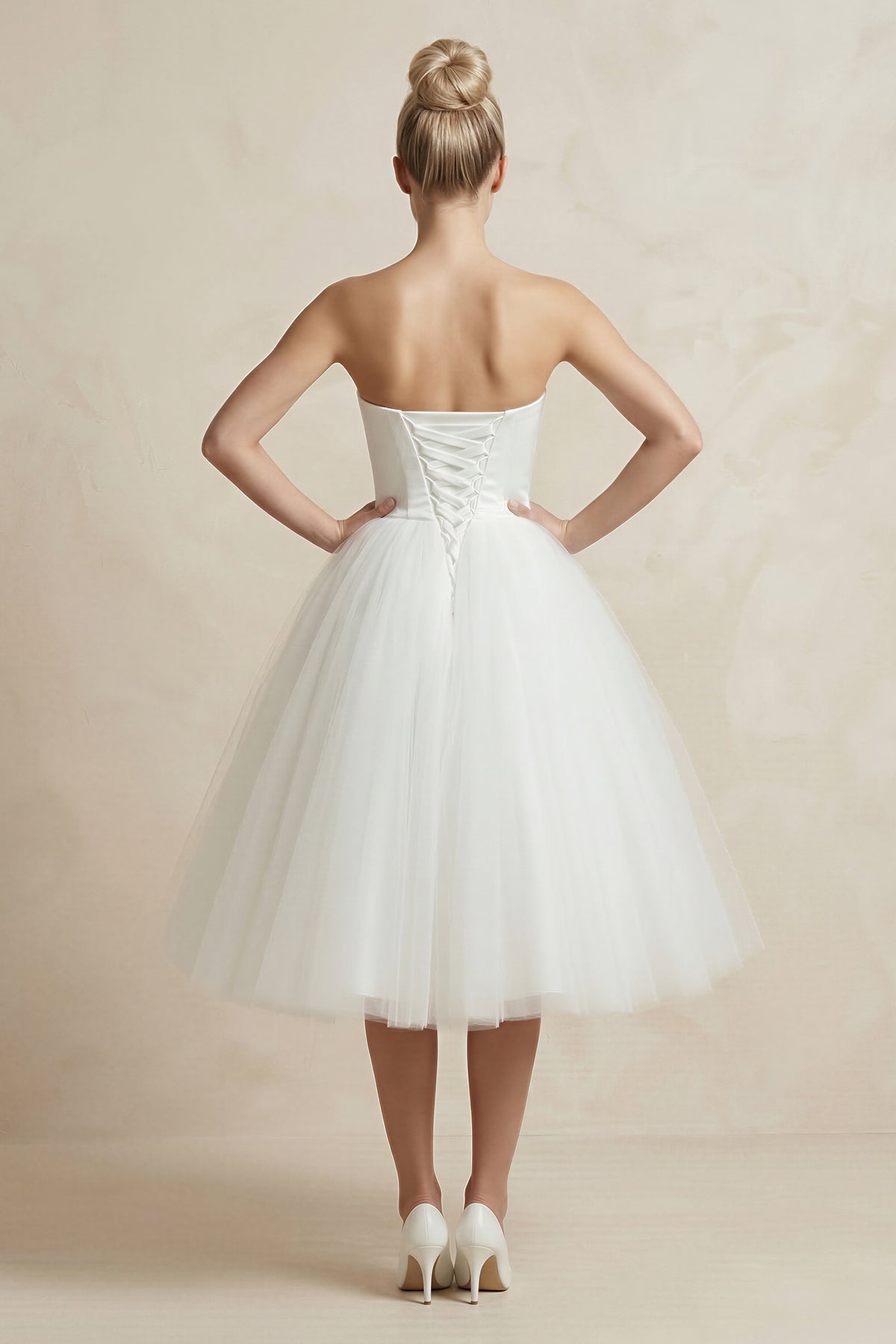 Robe de mariée blanc midi sans manches froncée à dentelle - Harana