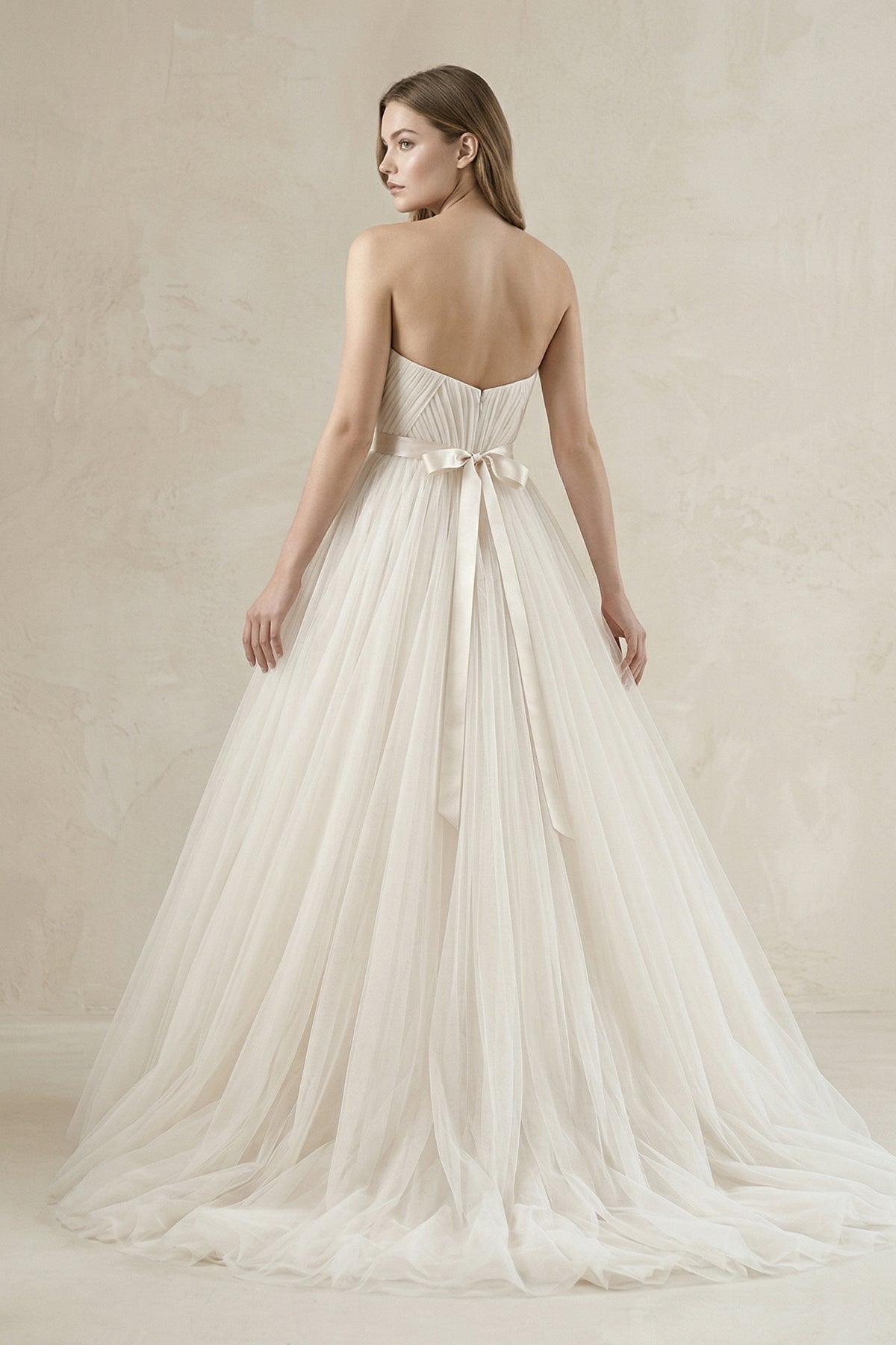 Robe de mariée ivoire courte sans manches plissée en tulle - Harana