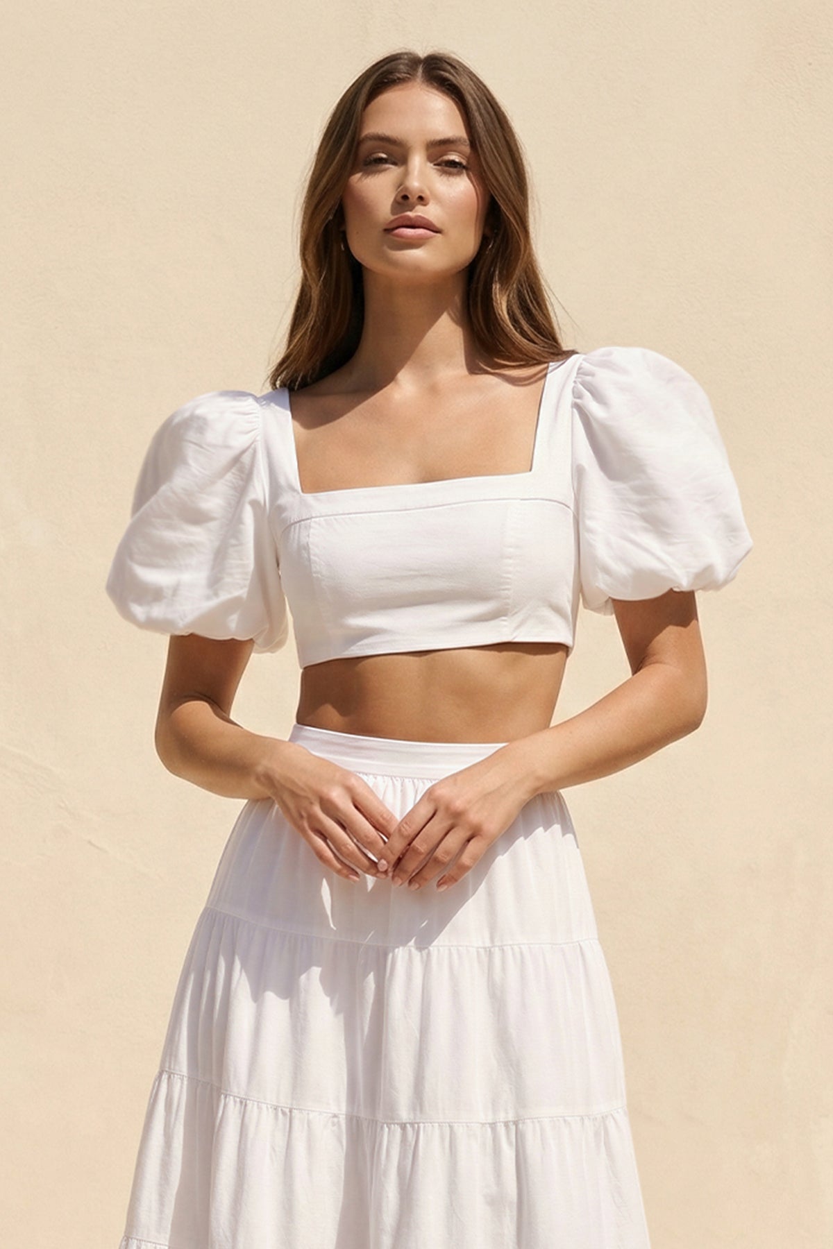 Robe longue blanc satinée coupe trapèze à volants - Harana