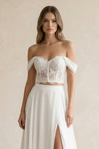 Robe de mariée blanche trapèze en mousseline à épaules dénudées avec fente - Harana