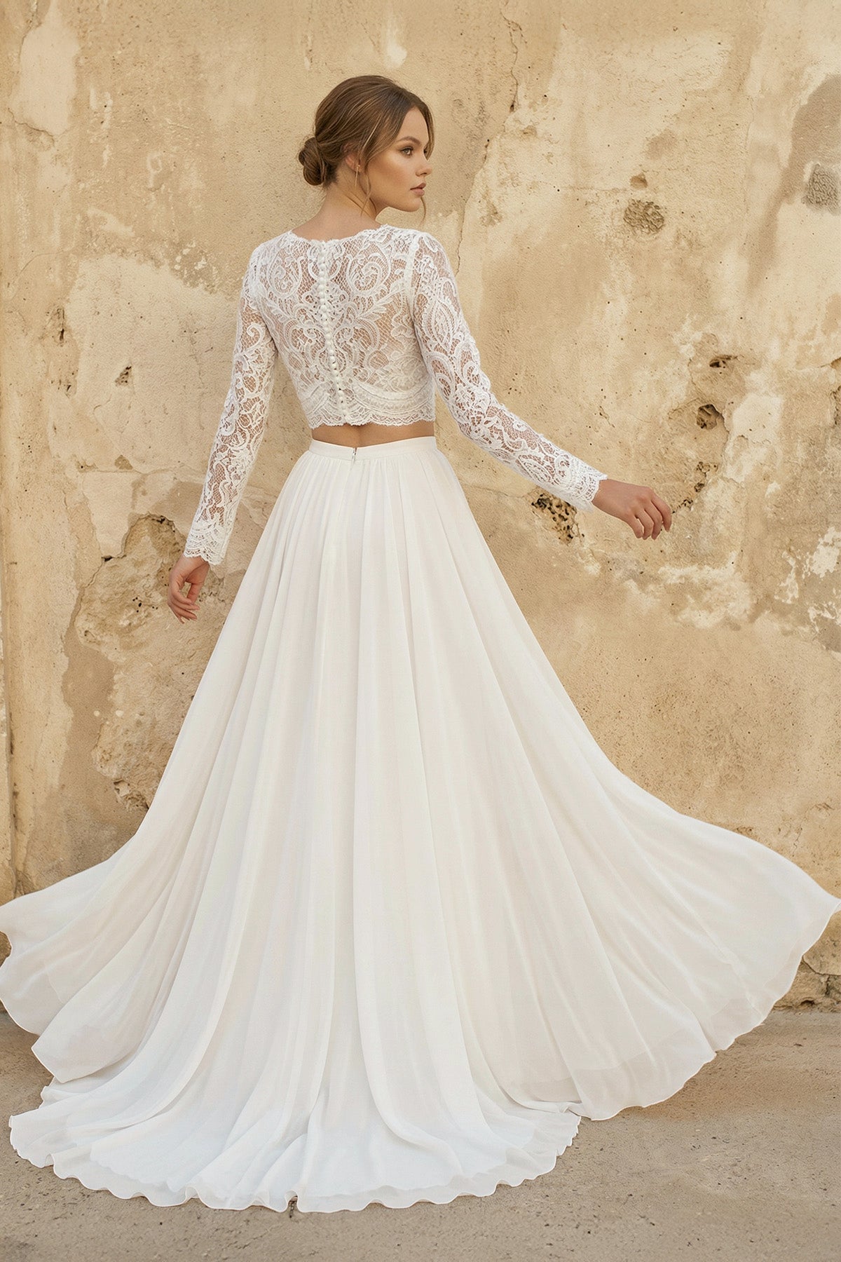 Robe de mariée ivoire trapèze en mousseline à col V manches longues - Harana