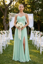 Robe demoiselle d’honneur pale pistachio longue col V sans manches avec fente - Harana