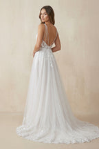 Robe de mariée ivoire trapèze en dentelle à col V dos nu - Harana