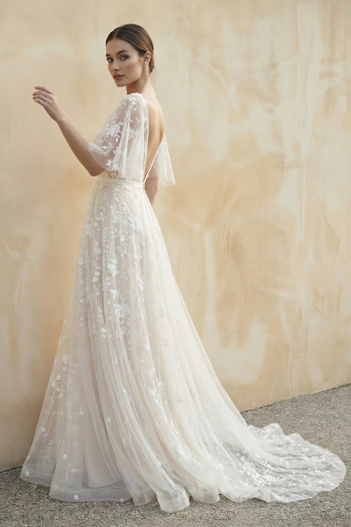 Robe de mariée blanche et nude trapèze dentelle col V - Harana